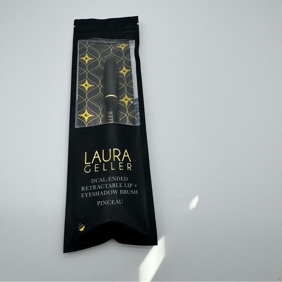 Laura Geller Other - Laura Geller Dual-Ended Lip and Eyeshadow Brush - Black NEW